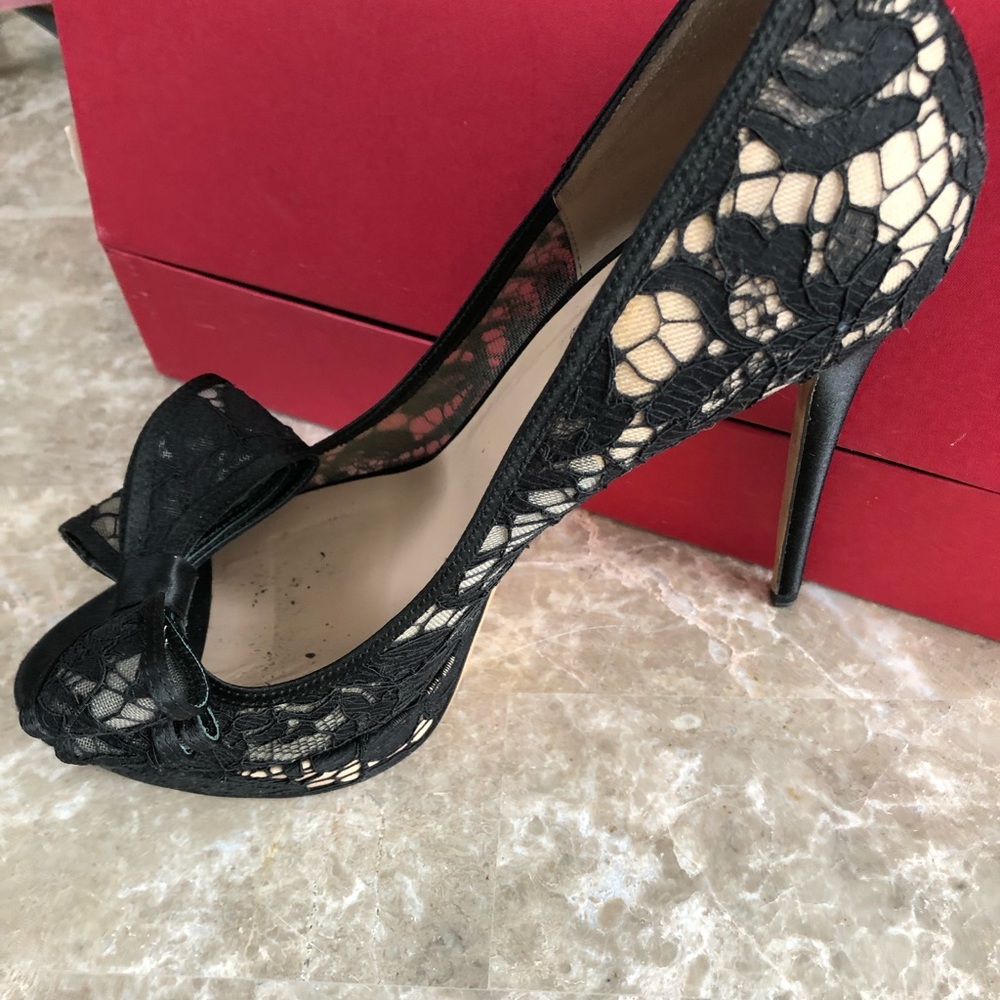Beautiful Valentino lace heels with bow